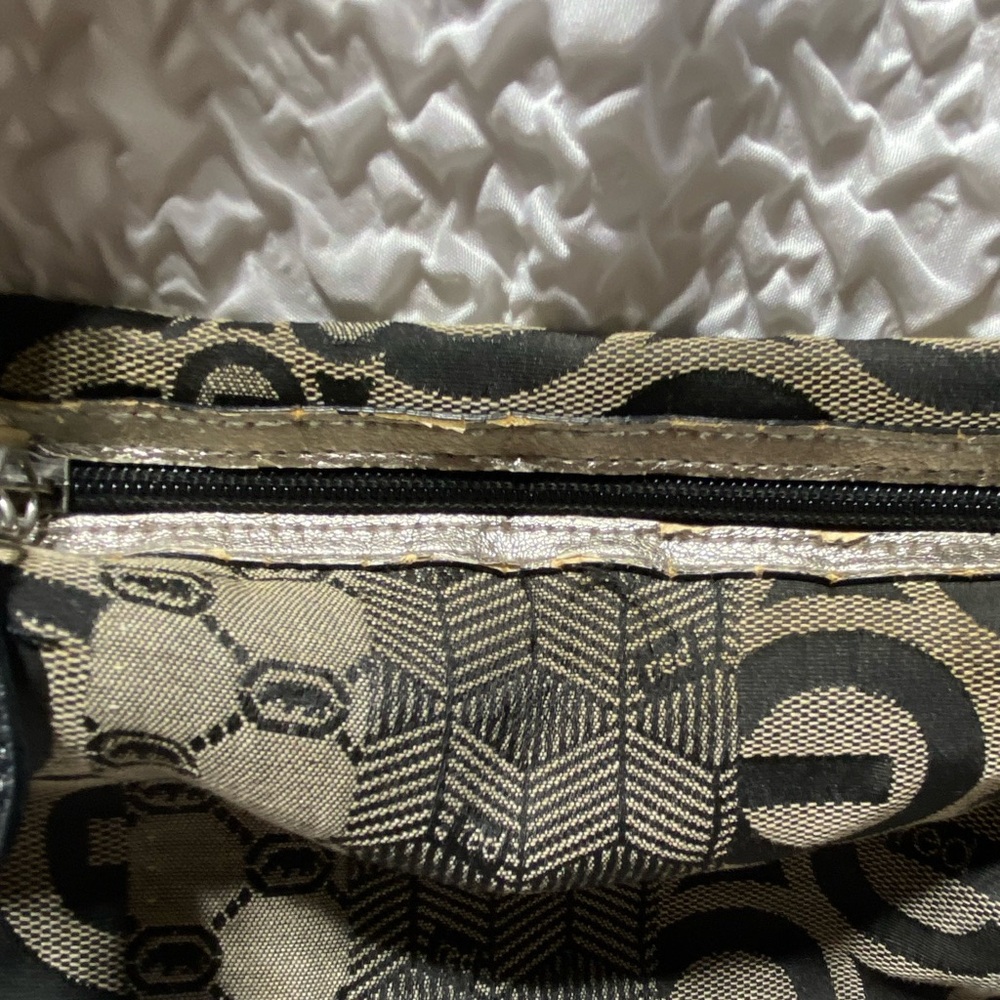Vintage Marc Ecko RED Black and Cream Textured Purse with Logo - Picture 6 of 11